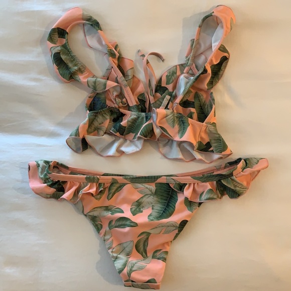 Show me your mumu ruffle bikini set - Picture 3 of 6